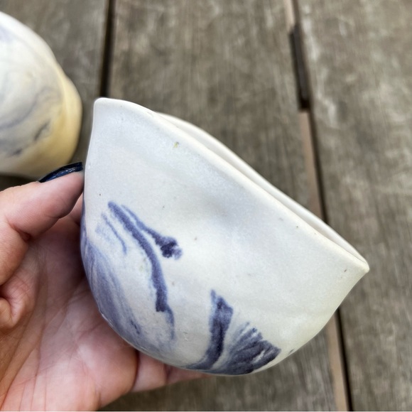 Studio Pottery 3 Piece Set White with Blue Swirl Pitcher and Mugs ART DECO - Picture 11 of 15